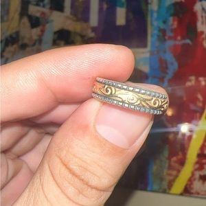 14k gold and sterling scroll design ring 
Size 5